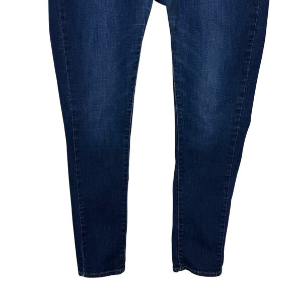 Levi's Jeans Women 30 Blue Denim 5-Pockets Mid-Rise Slimming Skinny Leg Classic - Picture 4 of 16